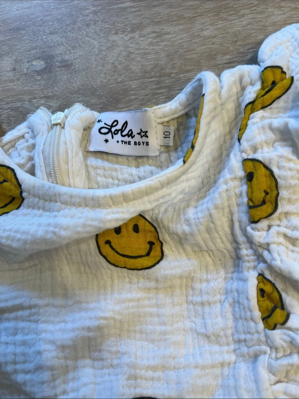 Lola and the boys smiley ruffle top Size 10 VGUC